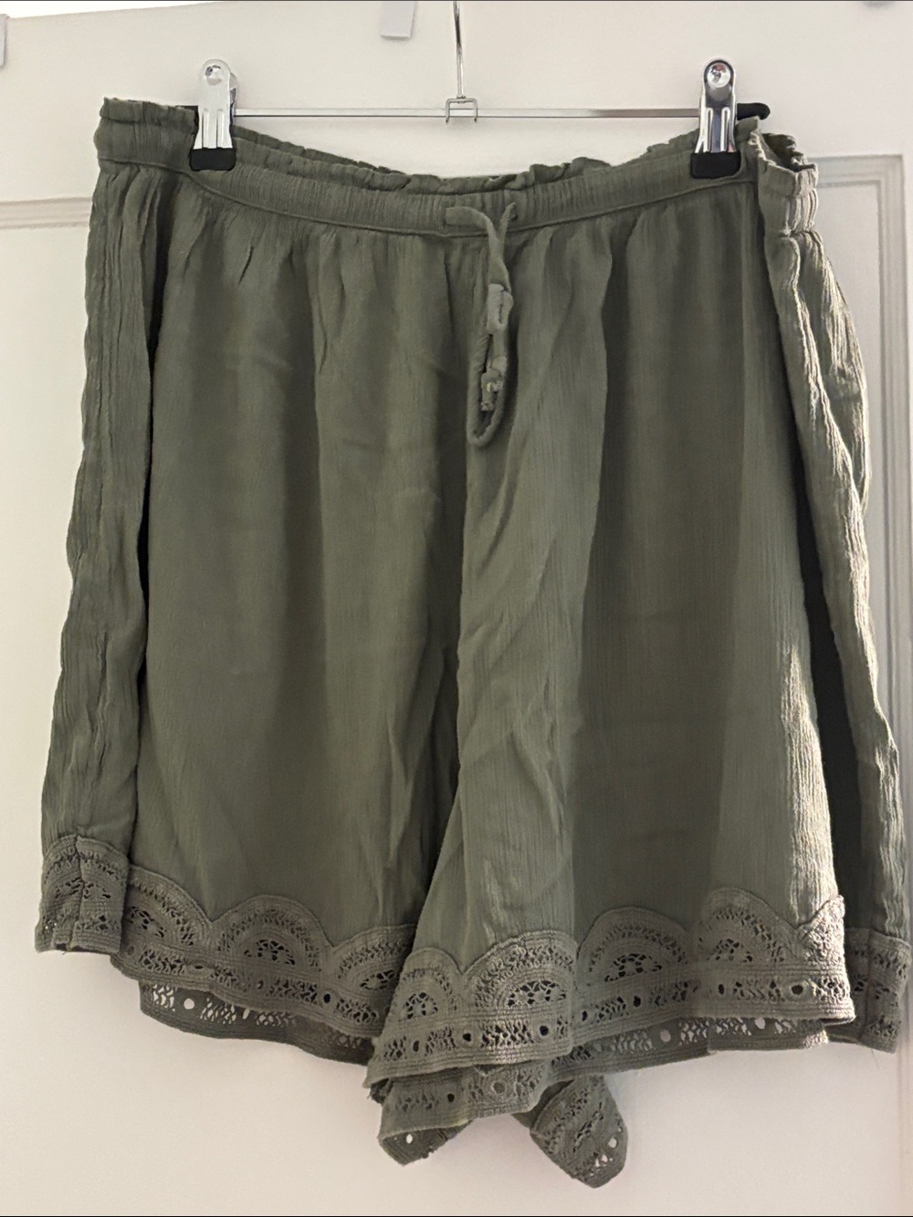 Aerie Women's Olive Green Crochet-Hem linen Shorts